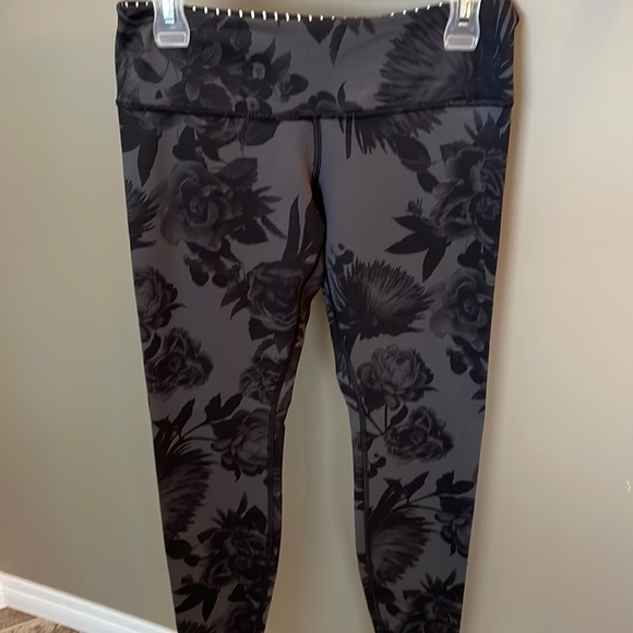 lululemon athletica Pants - Lululemon Wunder Under Pant - Size 8